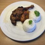 Pecsenye kacsacomb fahéjas rozmaringos szilvamártással, jázminrizzsel